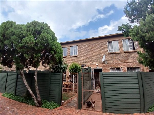 2 Bedroom Townhouse 2 Bedroom Townhouse