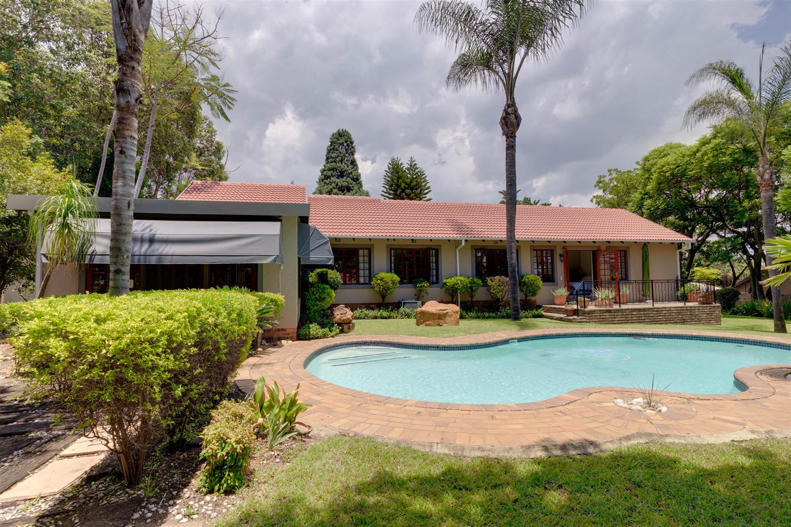 4 Bed House in Douglasdale photo number 22