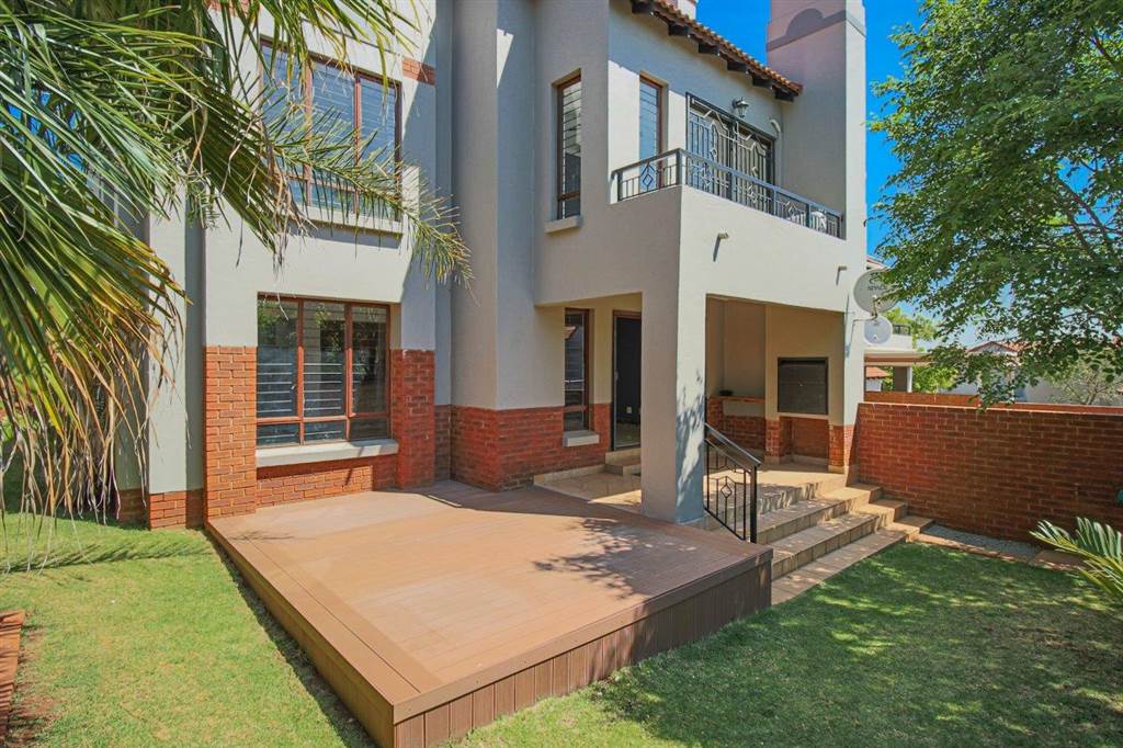 3 Bed Duplex in Rietvlei Ridge Country Estate photo number 6