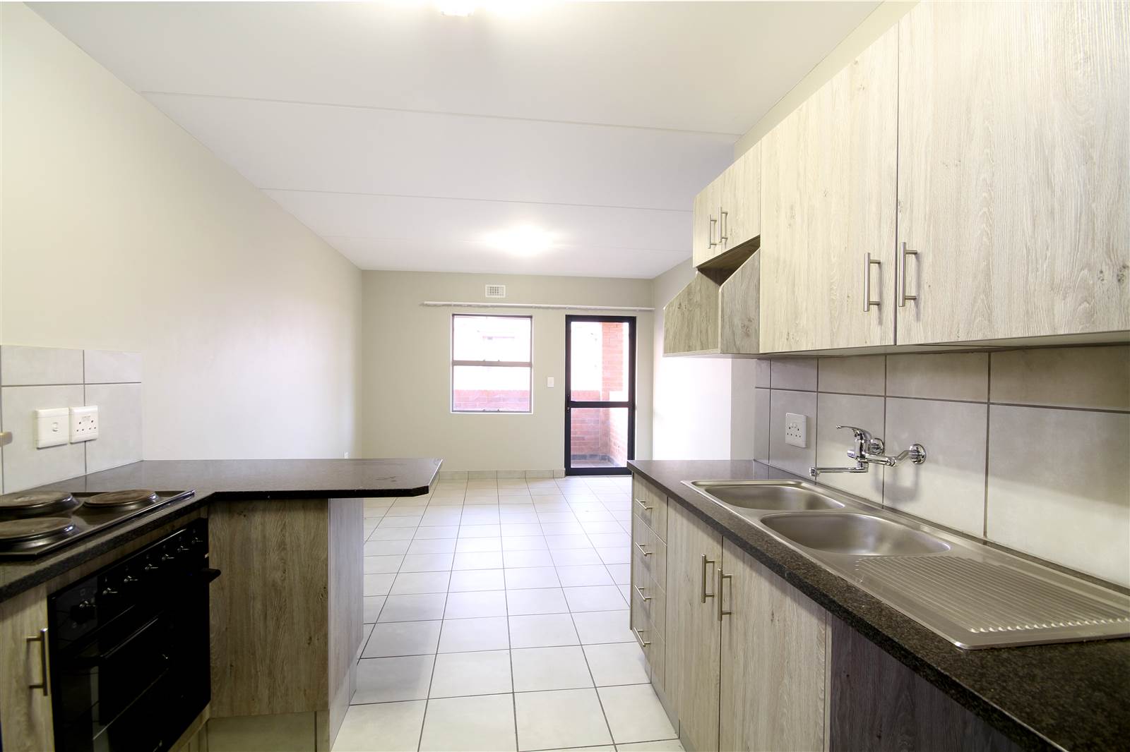 2 Bed Apartment in Mnandi AH photo number 2