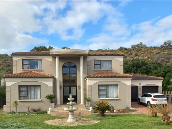 4 Bedroom House 4 Bedroom House
