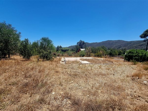 743 m² Land