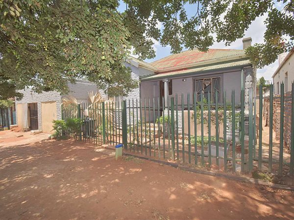 18 Bed House in Benoni Central