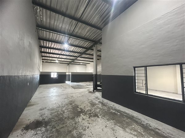 515  m² Industrial space