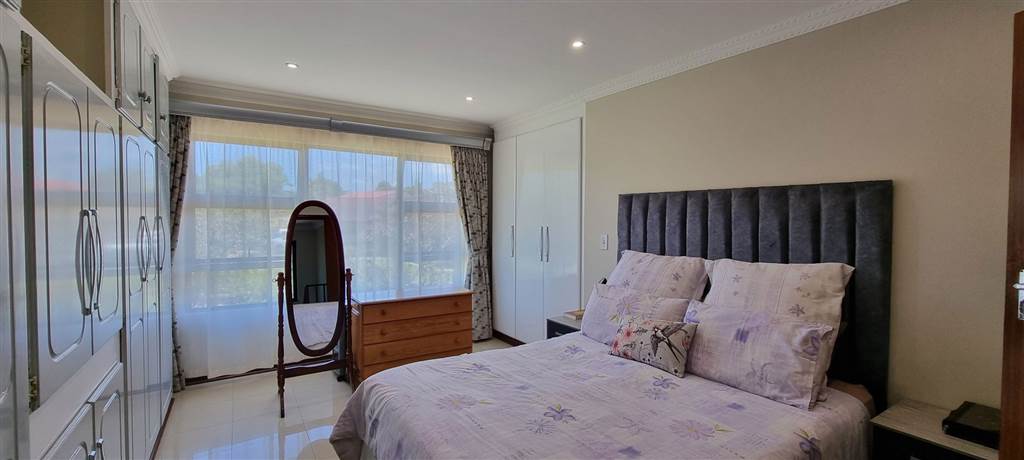4 Bed House in Port Shepstone photo number 30