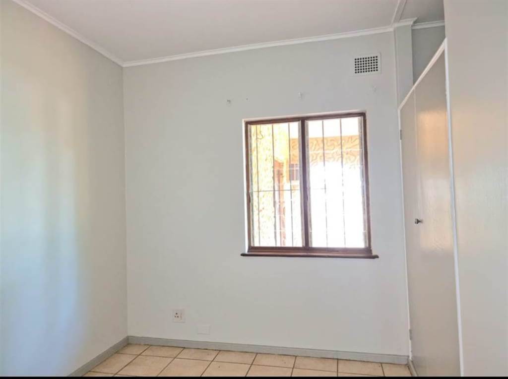 4 Bed House in Empangeni photo number 8