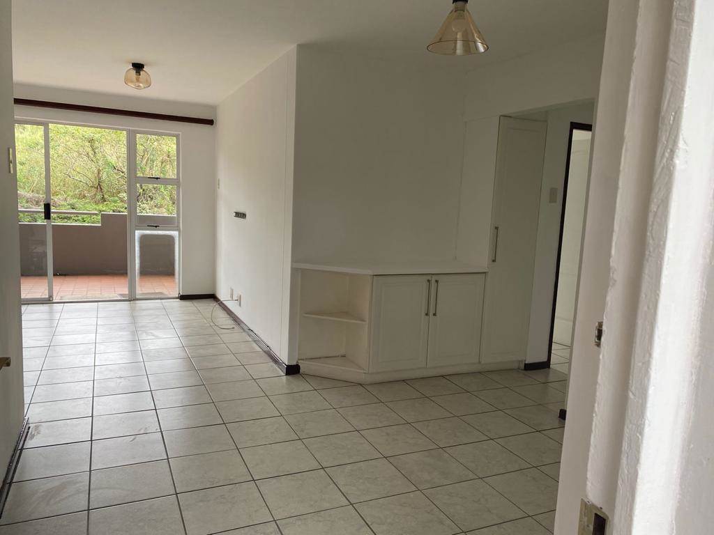 2 Bed Apartment in Durban North photo number 4