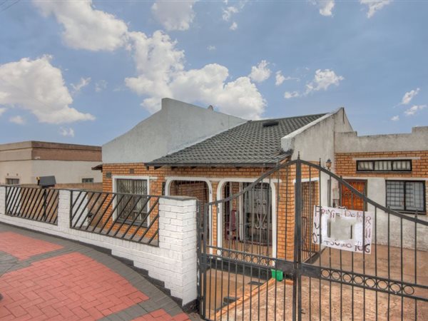 2 Bed House in Soweto Central