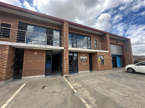 327  m² Industrial space