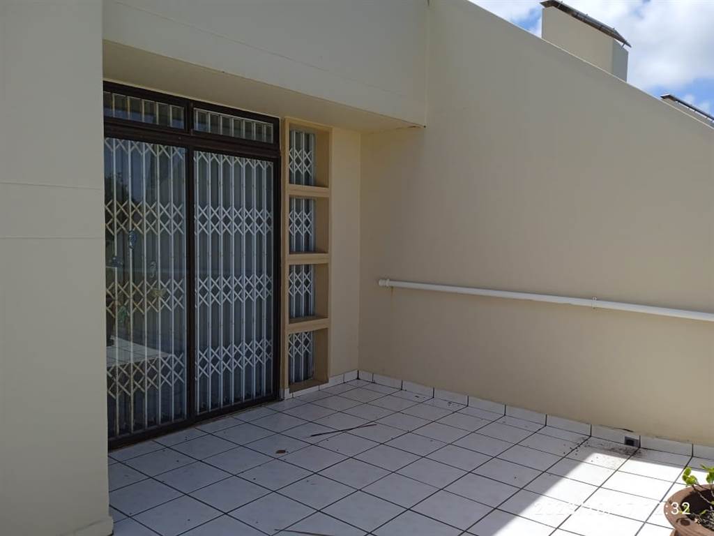 3 Bed Apartment in Manaba photo number 23