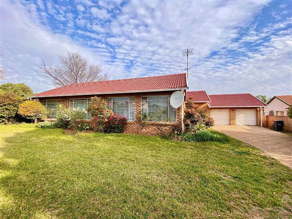 4 Bedroom House 4 Bedroom House