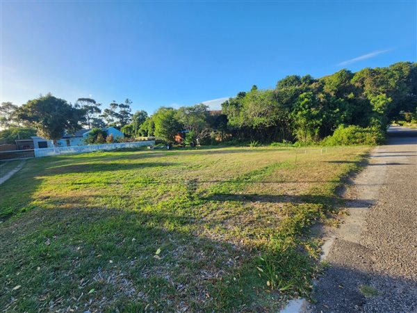 541 m² Land available in The Island