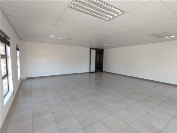 64  m² Commercial space