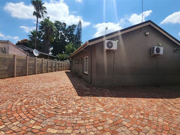 217  m² Commercial space in Rustenburg Central