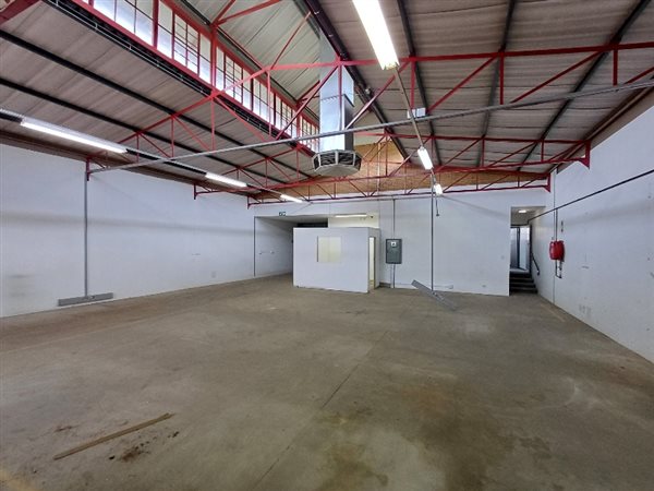 380  m² Industrial space