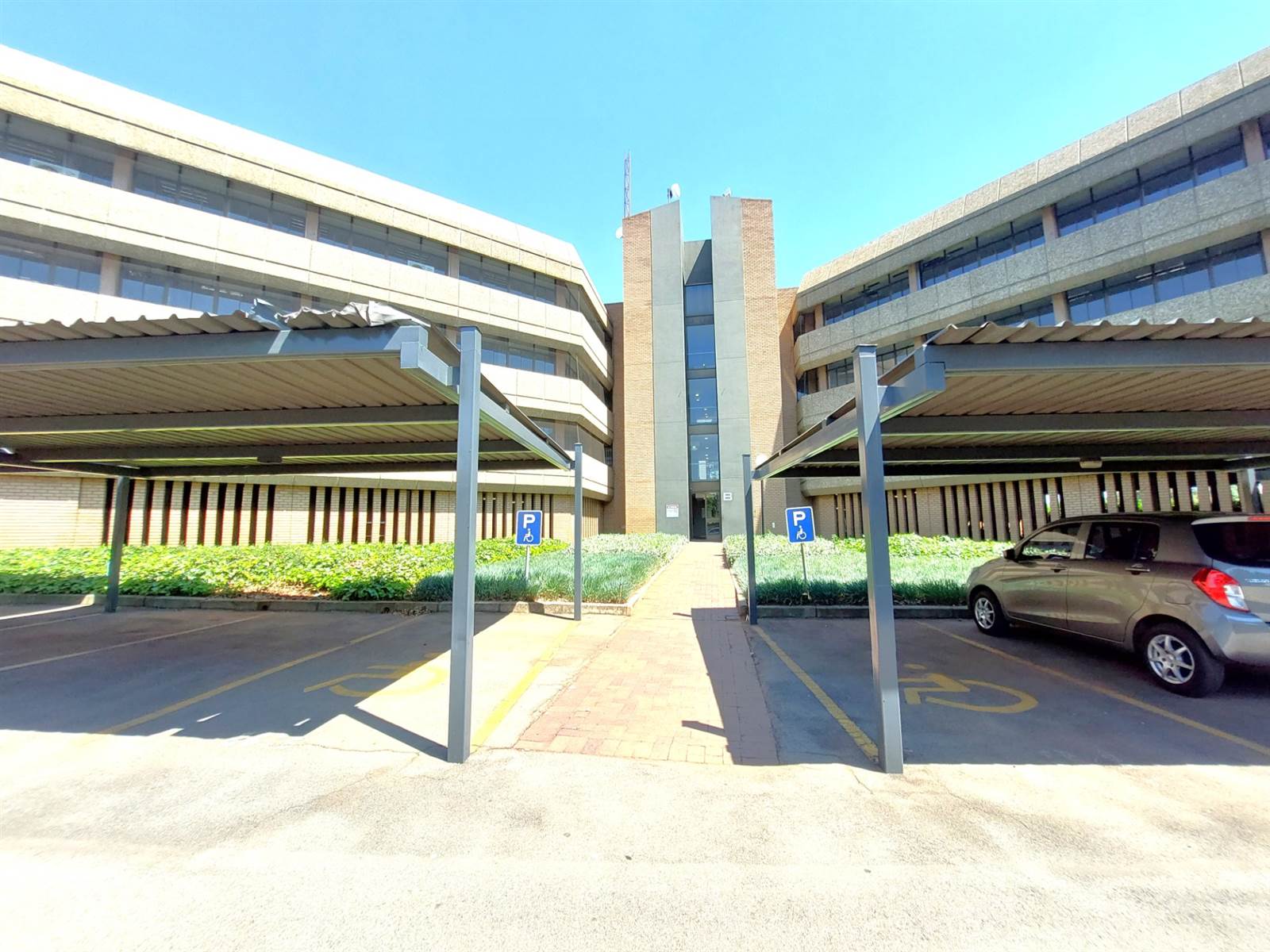 146  m² Office Space in Centurion CBD photo number 12