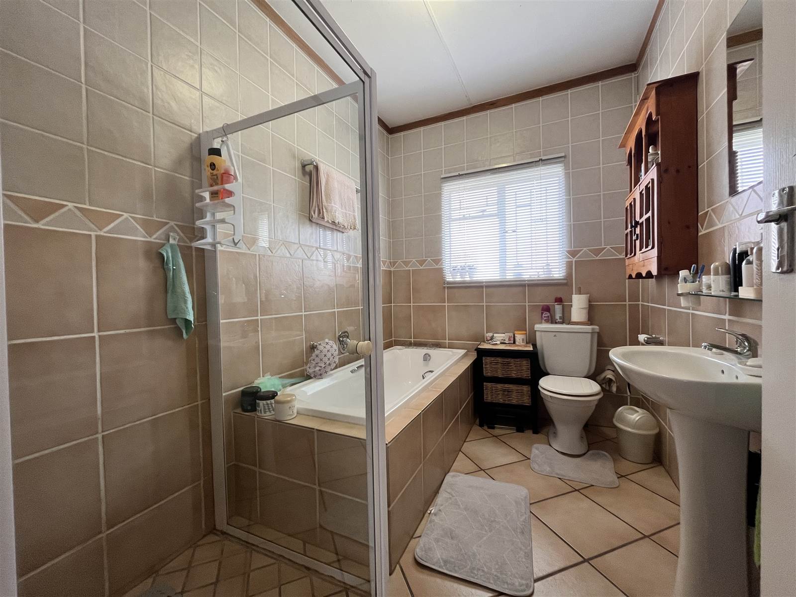 2 Bed Townhouse in Wilkoppies photo number 9