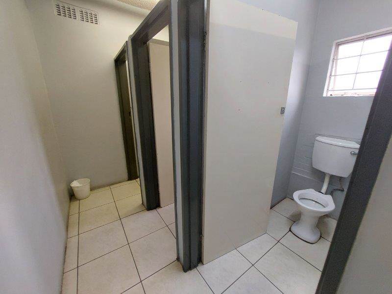 982.28  m² Commercial space in Pietermaritzburg Central photo number 14