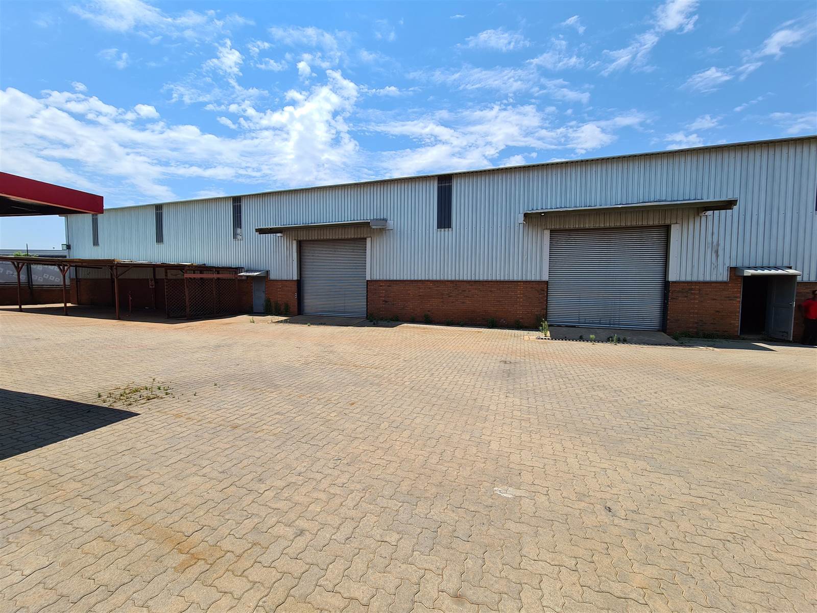1747  m² Industrial space in Monavoni photo number 21