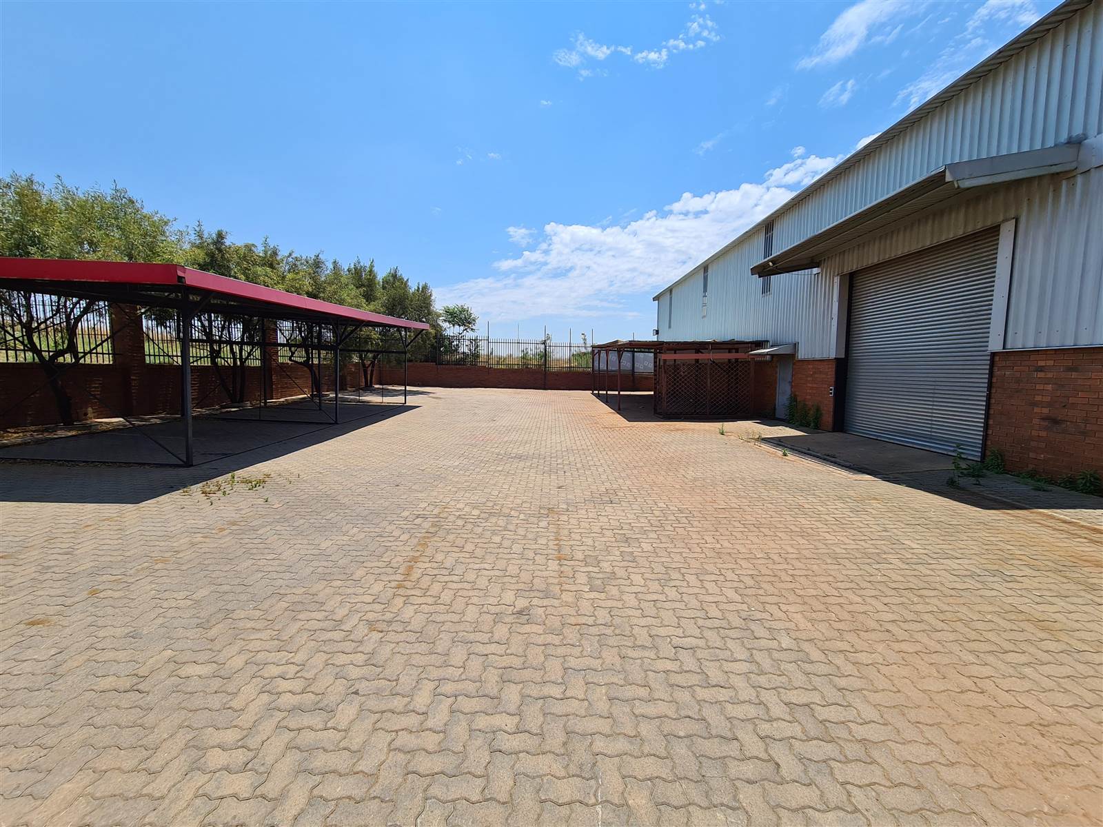 1747  m² Industrial space in Monavoni photo number 19