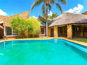 3 Bed House in Country View