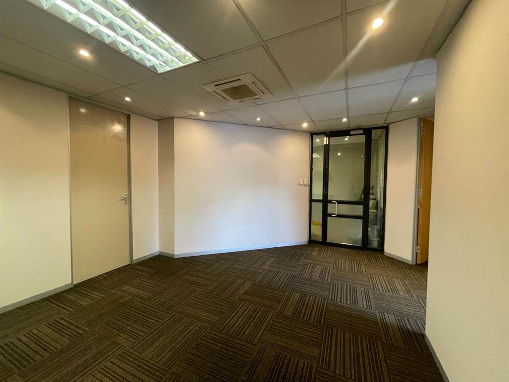 417  m² Commercial space in Highveld photo number 9