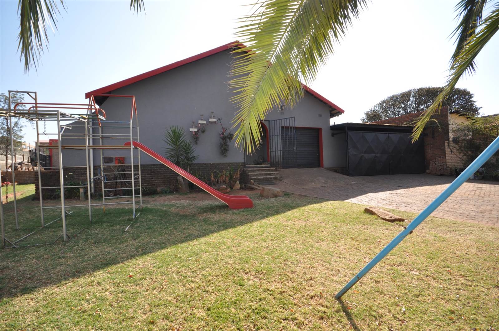 5 Bed House in Roodepoort West photo number 16