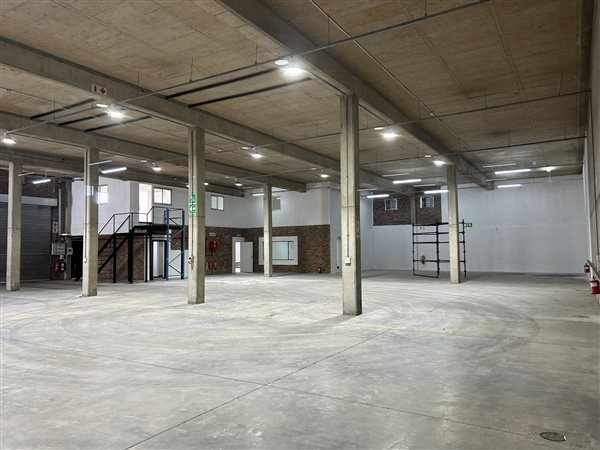 941  m² Industrial space