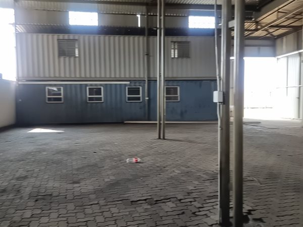 240 m² Industrial space 240 m² Industrial space