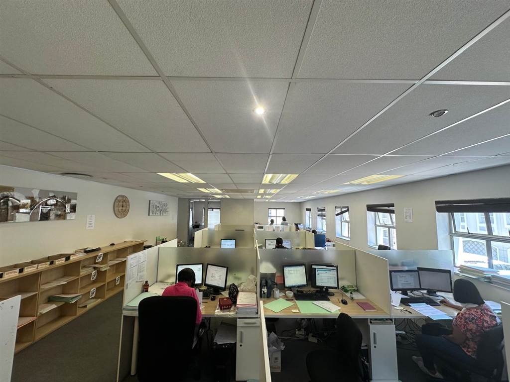 182  m² Commercial space in Pinelands photo number 2