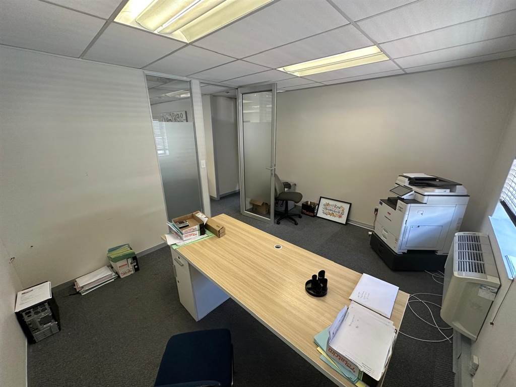 182  m² Commercial space in Pinelands photo number 15