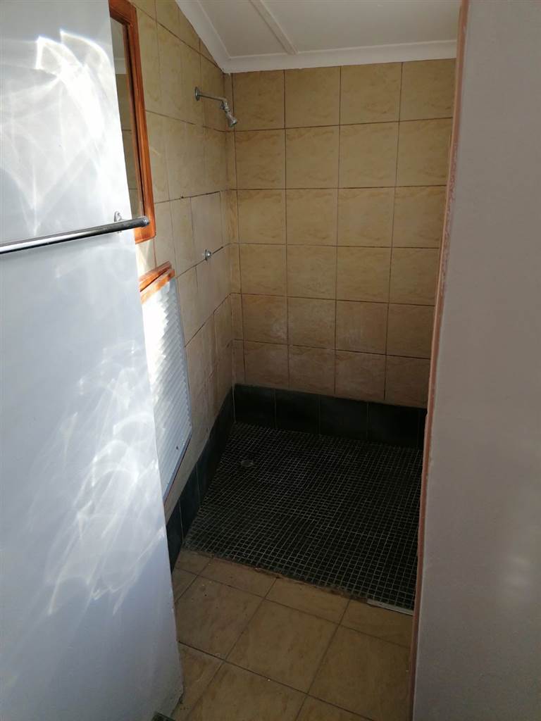 1 Bed Apartment in Kokstad photo number 7