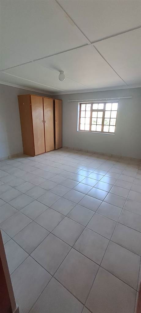 1 Bed Apartment in Kokstad photo number 3