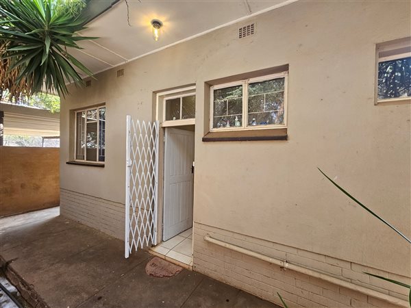 1 Bedroom Flat 1 Bedroom Flat