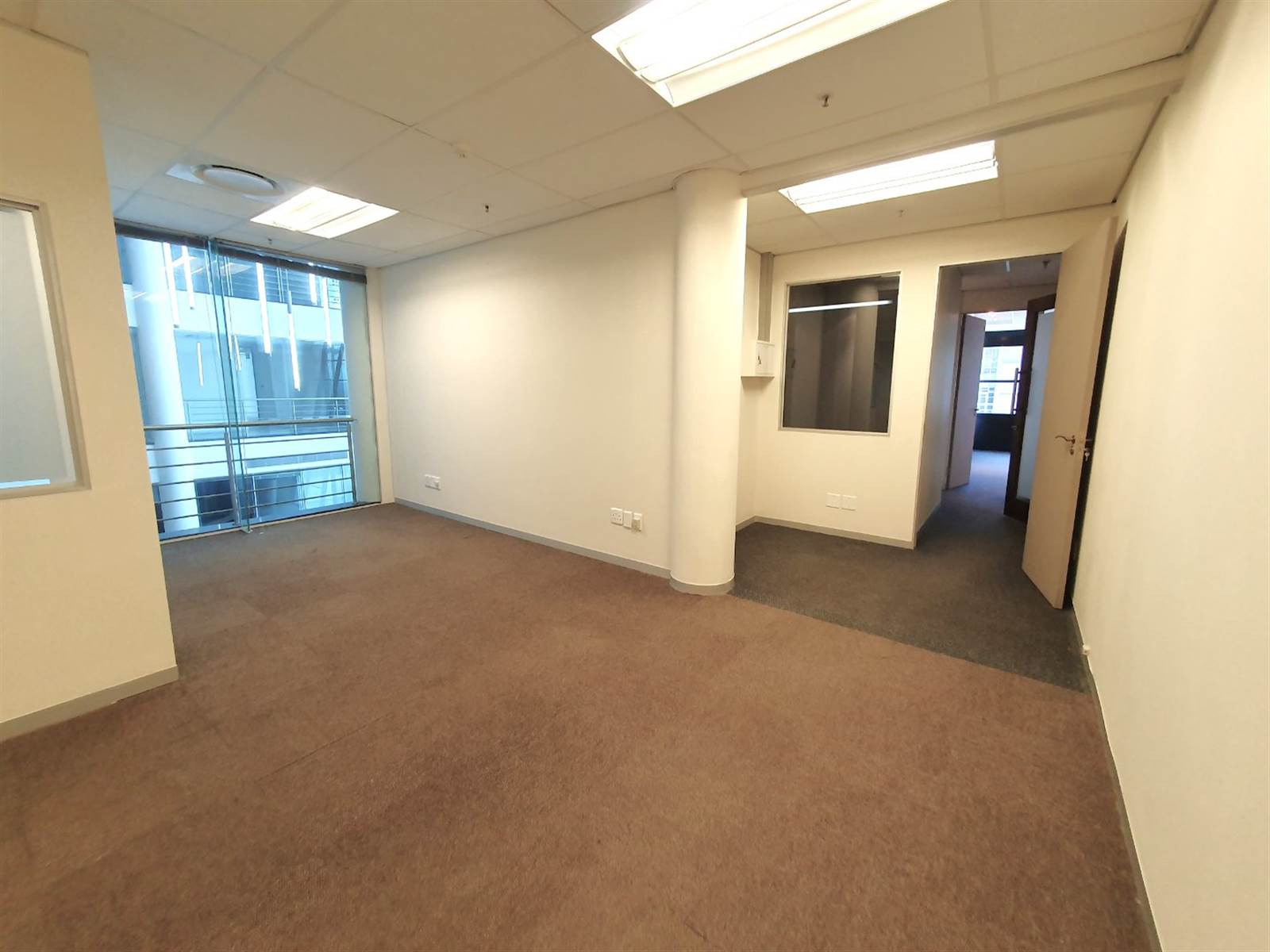 172  m² Office Space in Morningside photo number 12