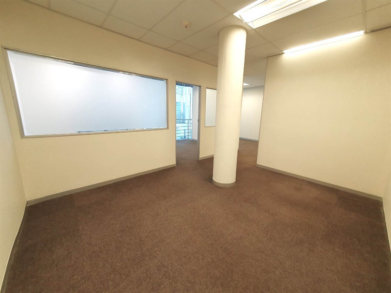 172  m² Office Space in Morningside photo number 10