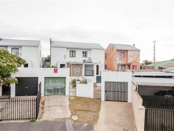 3 Bedroom House 3 Bedroom House