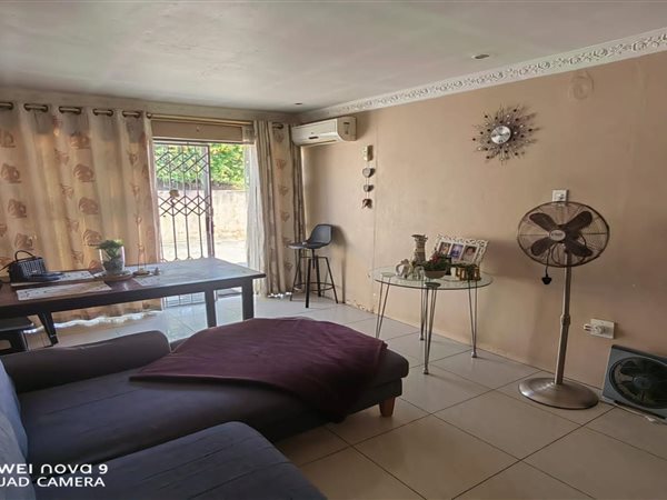 2 Bed House in Caneside