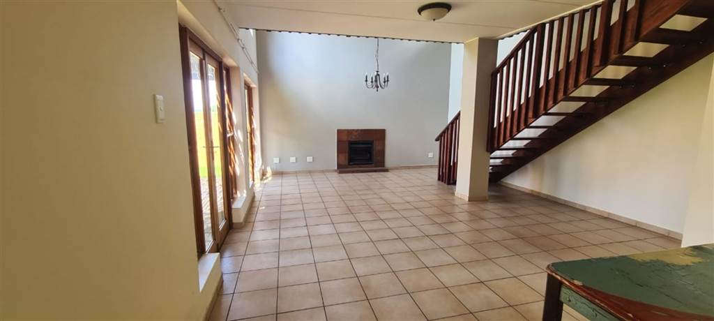 3 Bed House in Ruimsig photo number 23