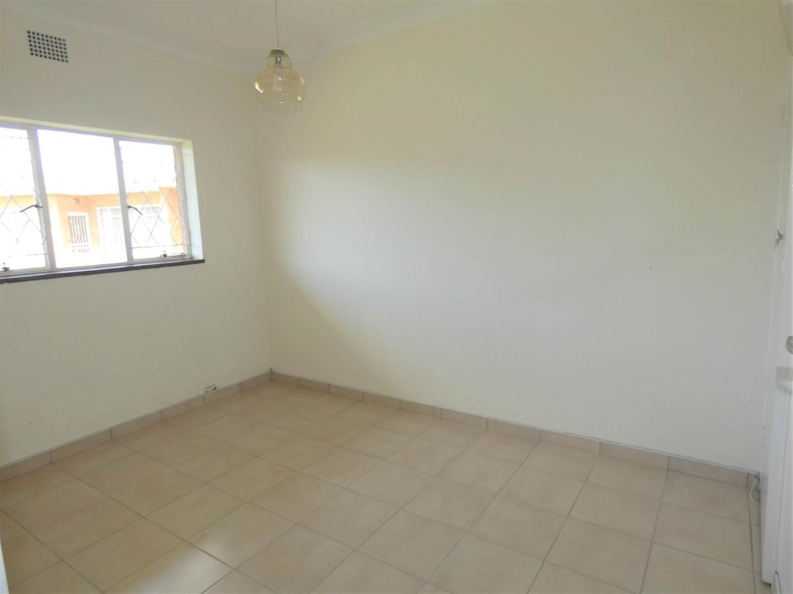 2 Bed Townhouse in Benoni Central photo number 9