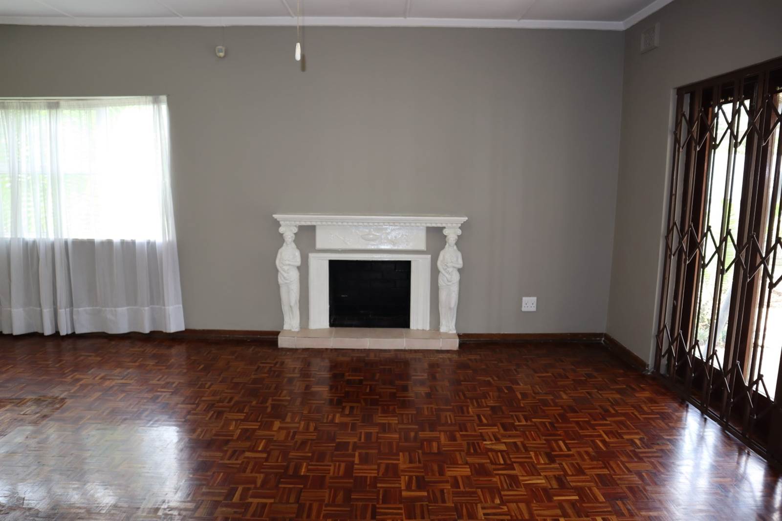 3 Bed House in Pinetown Central photo number 7