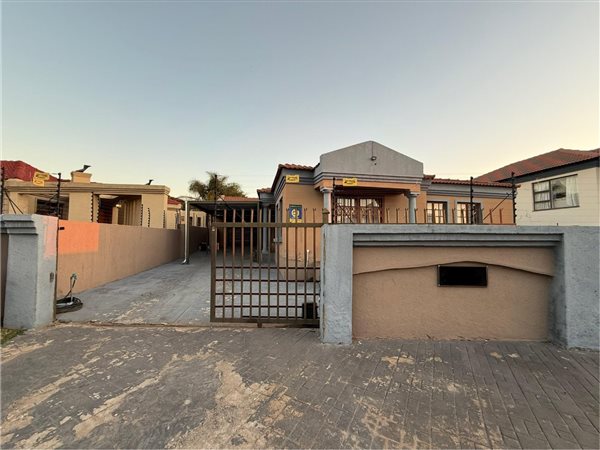 3 Bedroom House 3 Bedroom House