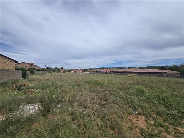 1 271 m² Land