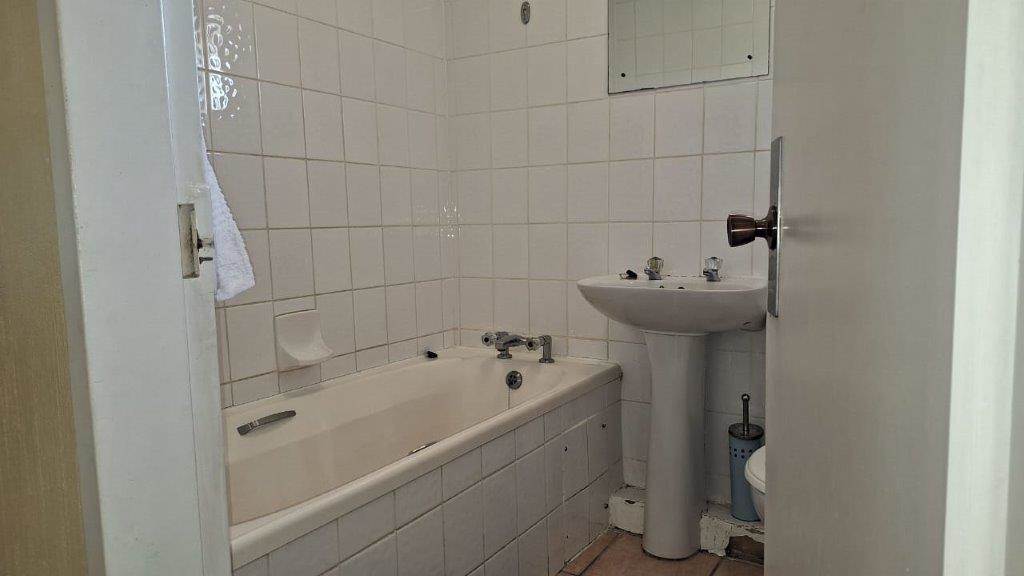 3 Bed Apartment in Port Shepstone photo number 20