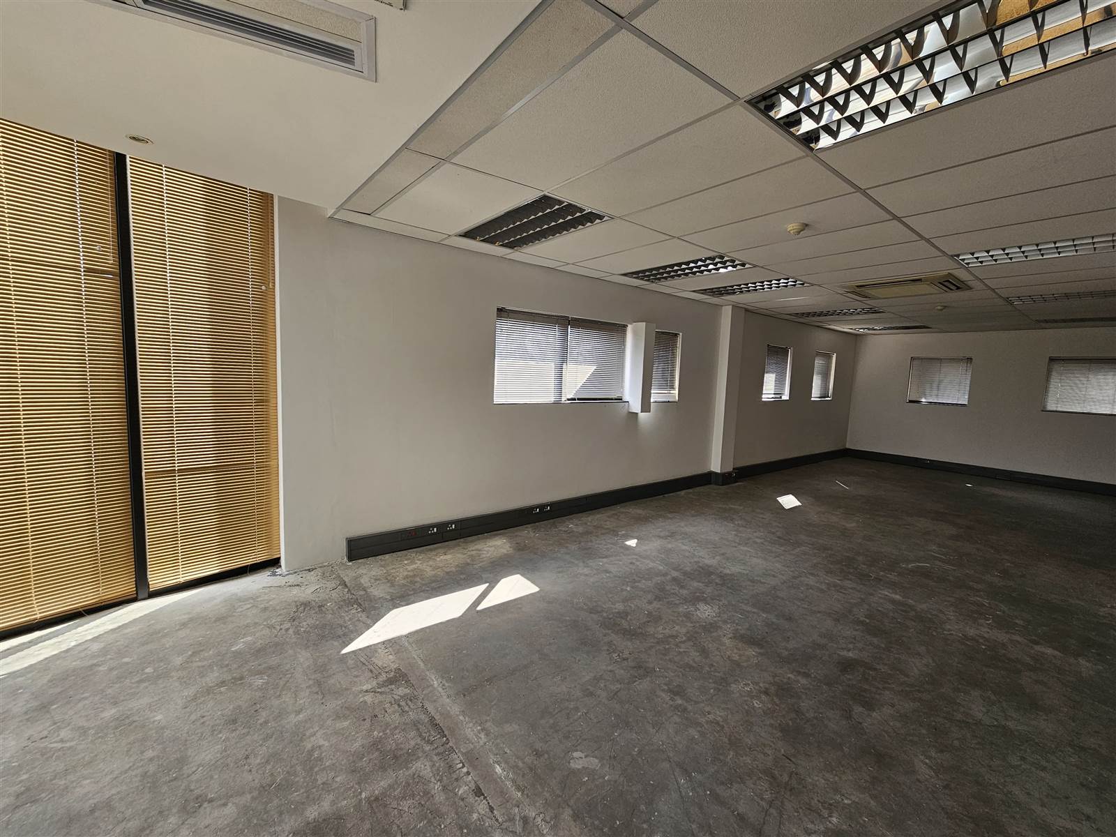 865  m² Commercial space in Centurion CBD photo number 3