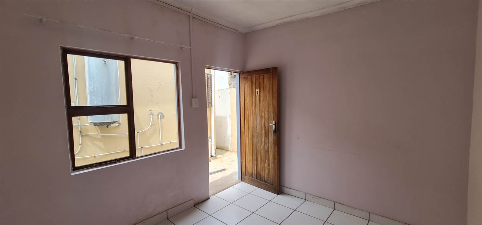 10 Bed Apartment in Zwide photo number 16