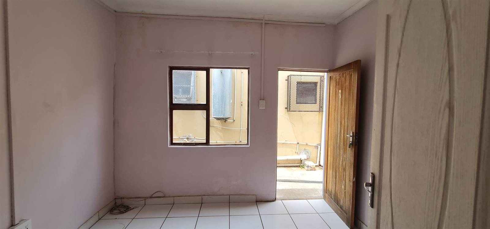 10 Bed Apartment in Zwide photo number 18