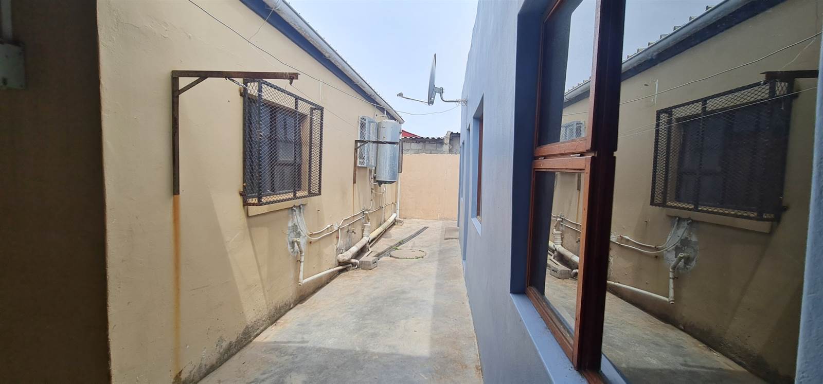 10 Bed Apartment in Zwide photo number 13