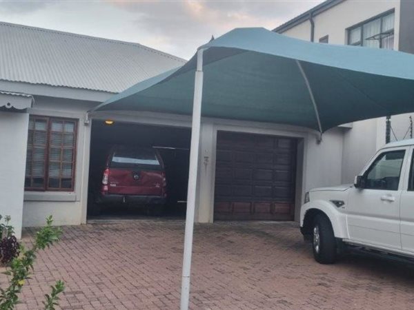 5 Bedroom House 5 Bedroom House
