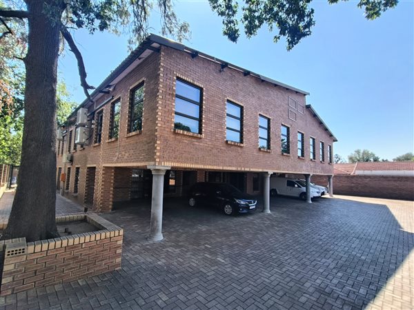 471  m² Commercial space